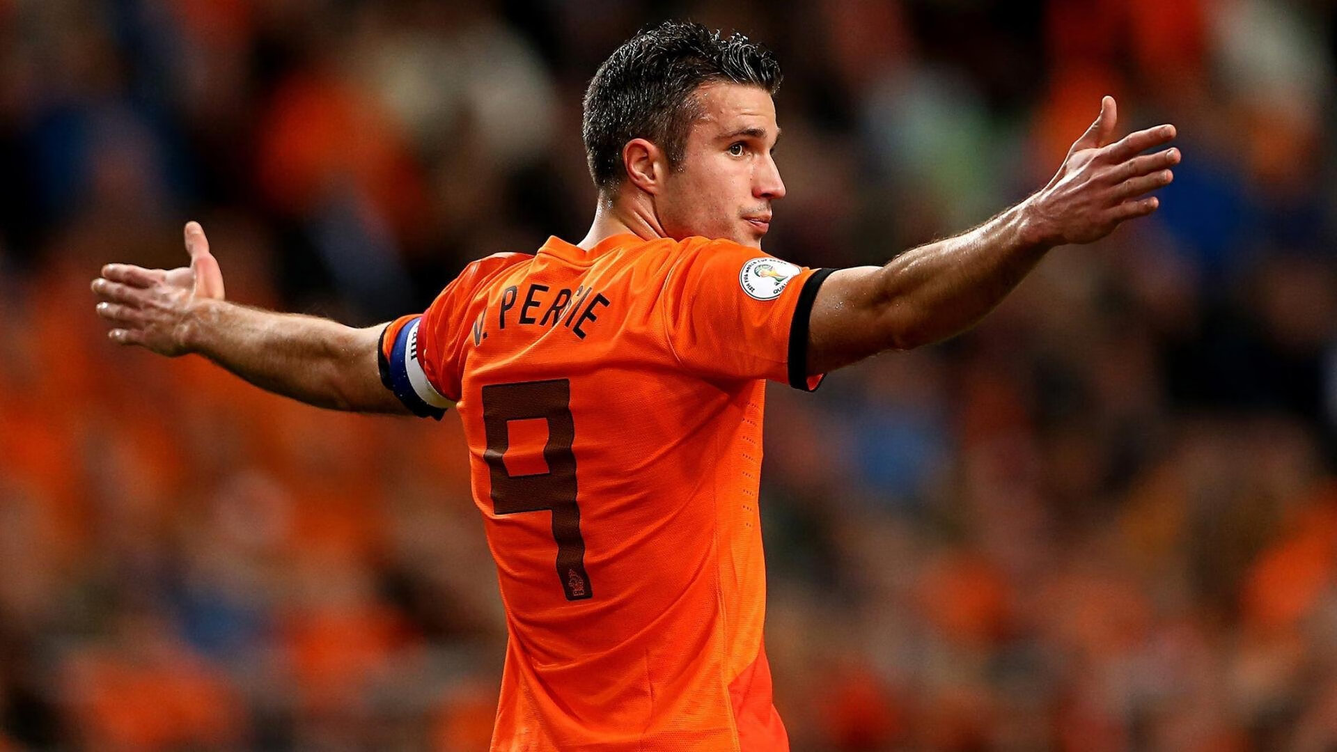 世界杯金球得主在欧冠淘汰赛关键一战因伤缺阵 球迷集体担忧